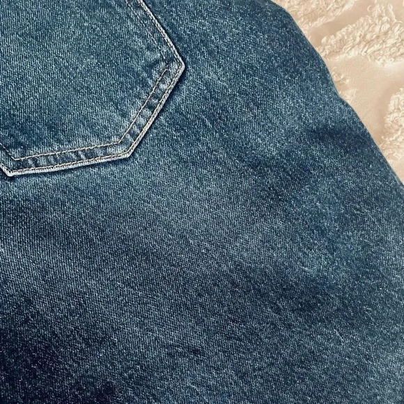 Banana Republic Girlfriend Denim Short - Picture 9 of 11